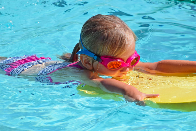 Easy Steps to Help Your Kids Love Swimming