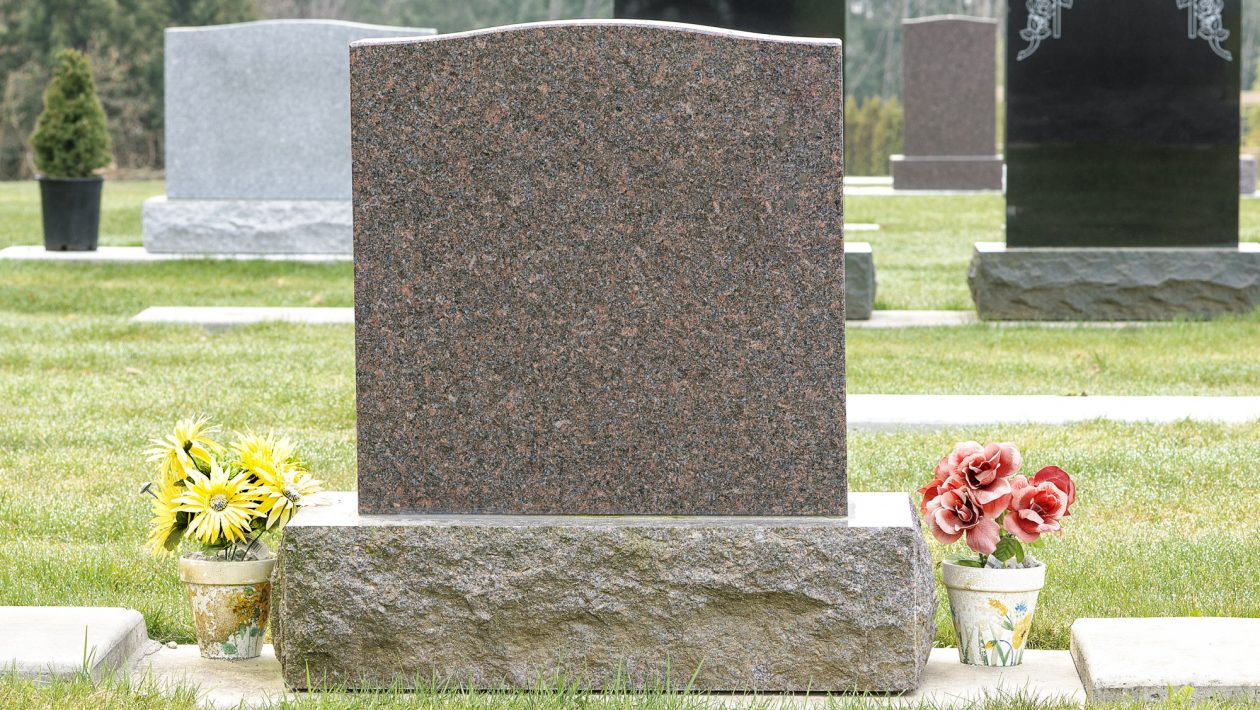How to Choose the Perfect Memorial Headstone for Your Loved One
